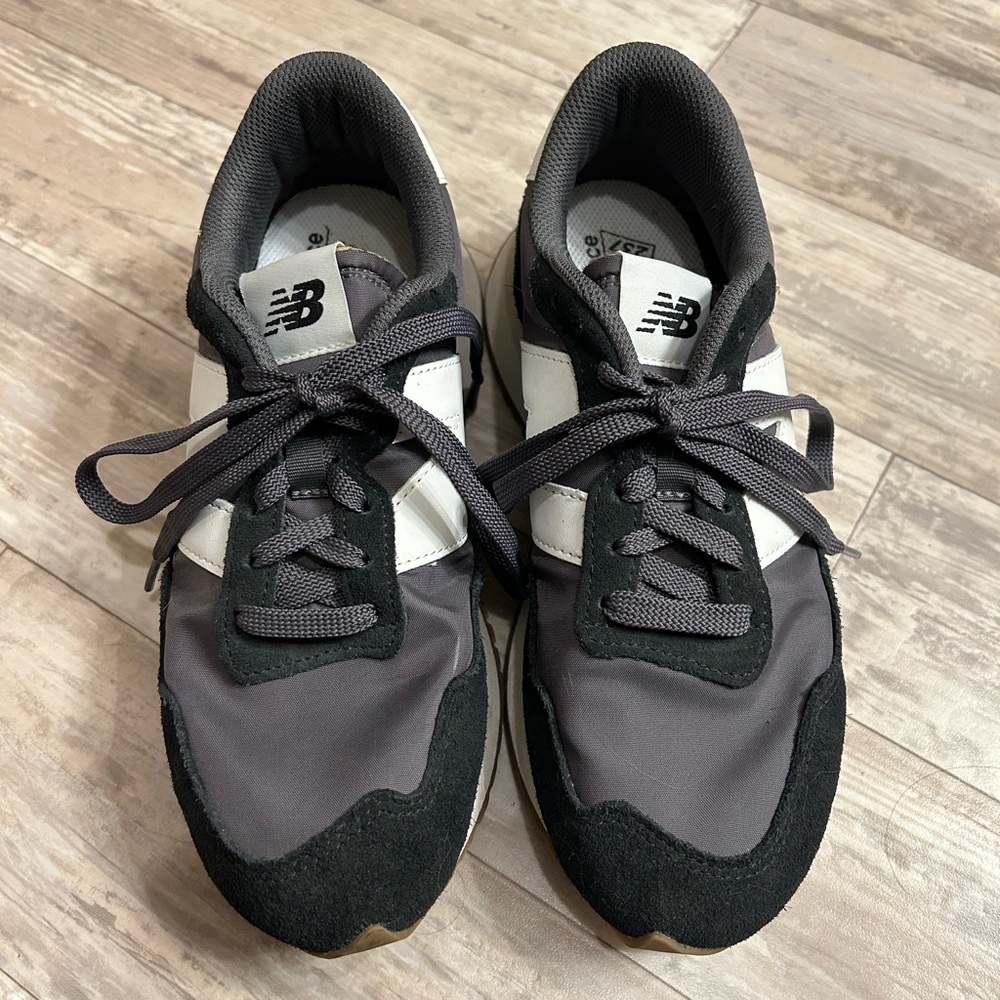 New Balance 237 - Picture 2 of 9